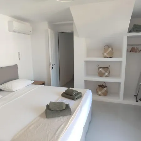 Villa Waterfront With Private Pool And Seaview *