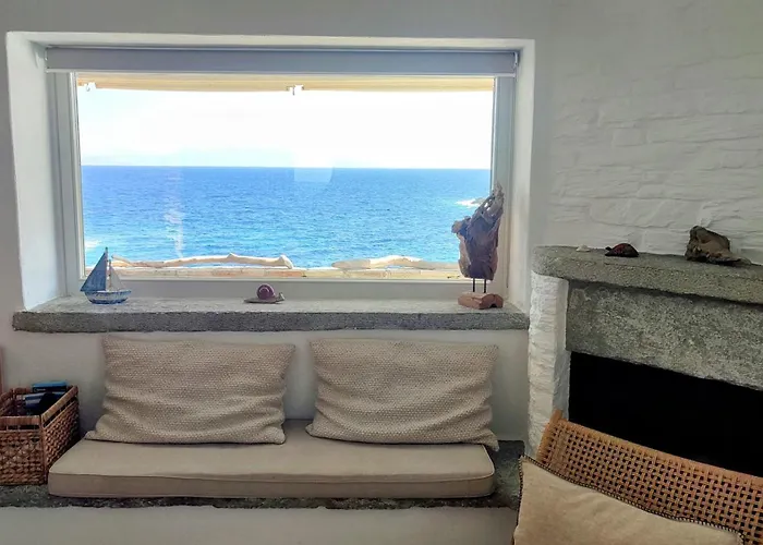 Villa Waterfront With Private Pool And Seaview *